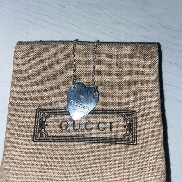 Gucci necklace brand new worn once, authentic - Picture 4 of 4